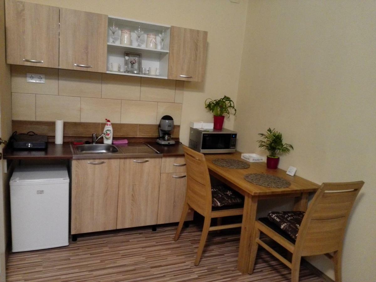 Kerekvar Apartman Gyula Exterior photo